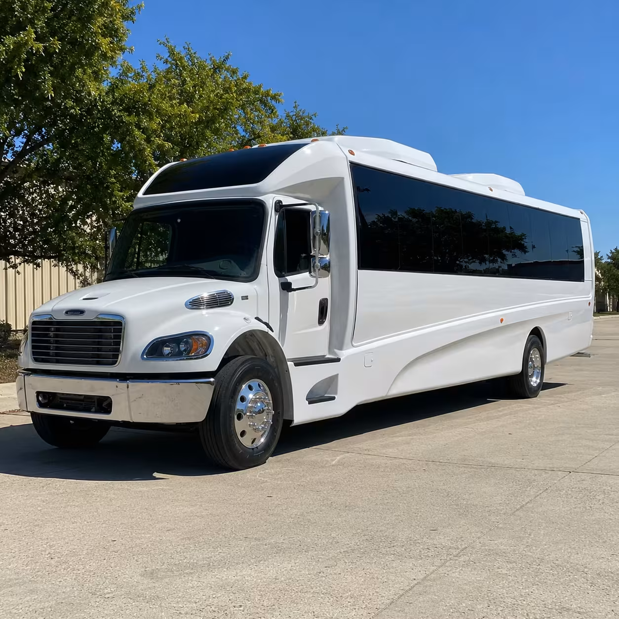 lakewood minibus rentals for seniors and youth groups